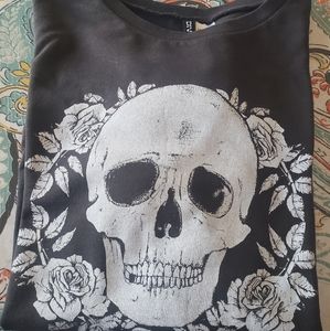 Grey Skull/Roses